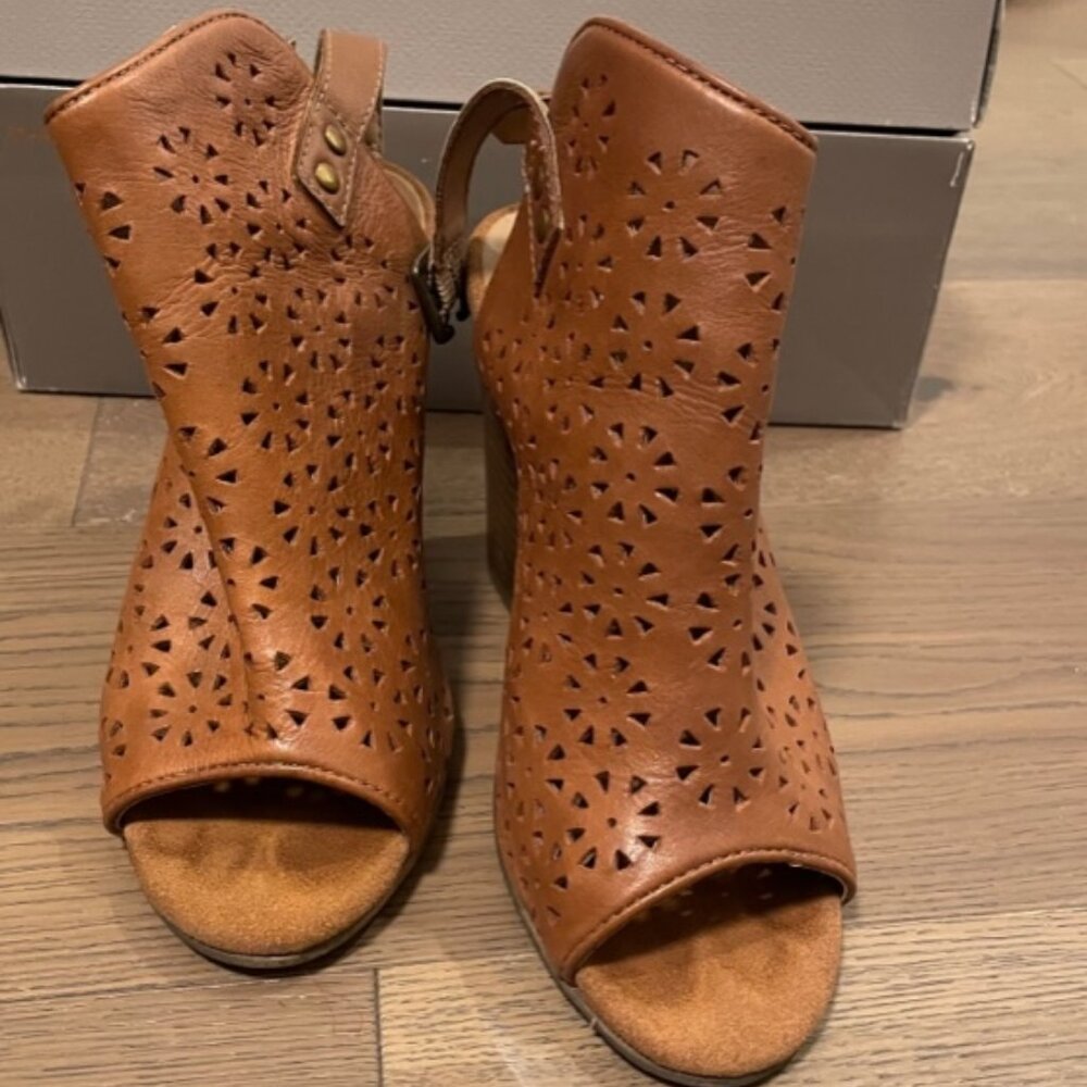 Franco Sarto Open toe shoes